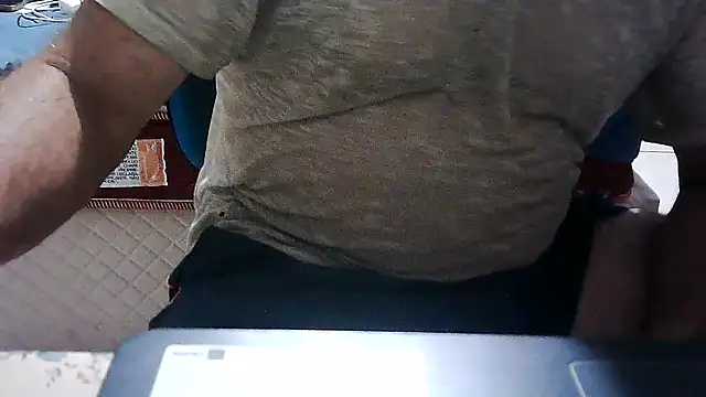 eduar570 online show from November 6, 2025, 12:11 am