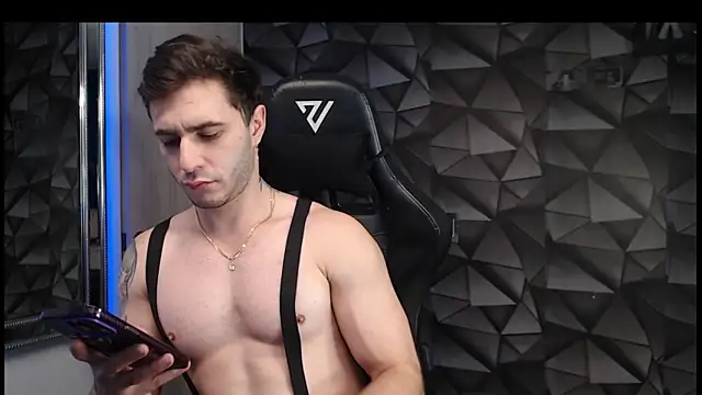 Latino stud4u online show from September 8, 2025, 11:59 pm