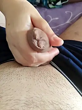 Snapshot of LovlyAnnie chatting on April 5, 2026, 5:37 am LovlyAnnie online show from April 5, 2026, 5:37 am