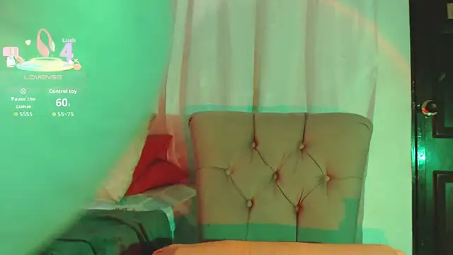 karlablue  online show from September 18, 2025, 2:35 am