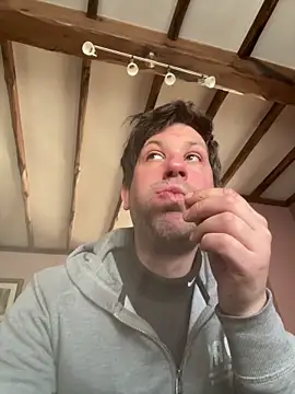 Taxidriver1988 online show from March 17, 2026, 3:26 pm