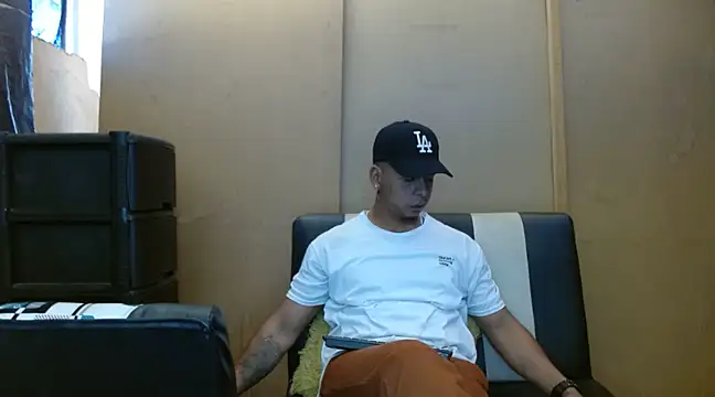 Black hot266 online show from December 10, 2024, 1:33 pm