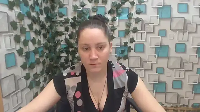 JosieJun  online show from February 8, 2025, 9:15 pm