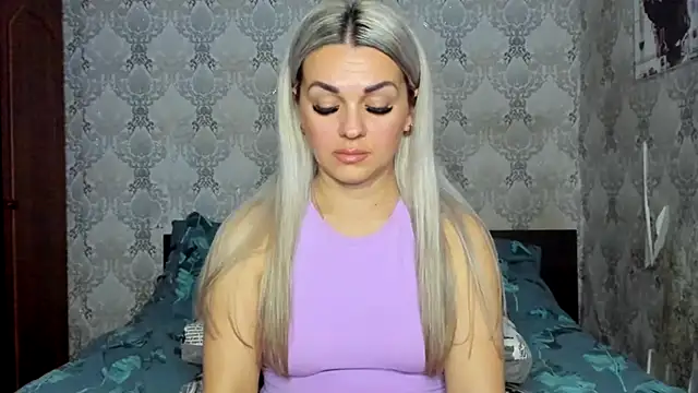 Snapshot of NicoletMoore chatting on January 13, 2025, 11:27 pm NicoletMoore online show from January 13, 2025, 11:27 pm