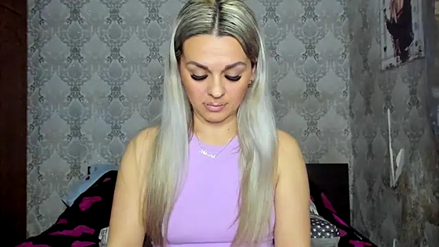 Snapshot of NicoletMoore chatting on March 3, 2025, 8:43 pm NicoletMoore online show from March 3, 2025, 8:43 pm