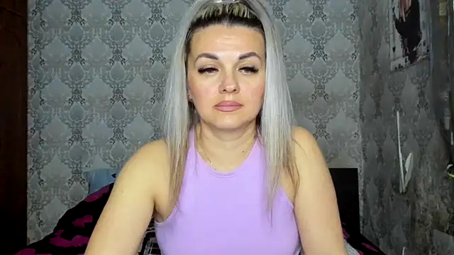 Snapshot of NicoletMoore chatting on March 13, 2025, 11:27 pm NicoletMoore online show from March 13, 2025, 11:27 pm