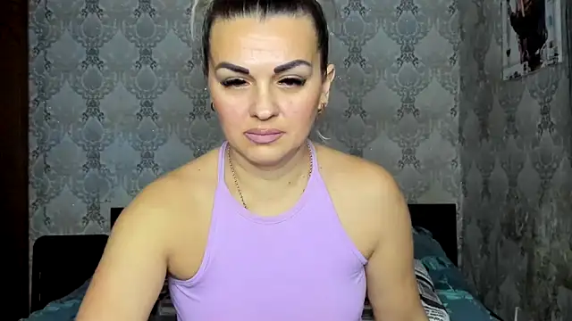 Snapshot of NicoletMoore chatting on January 9, 2026, 8:32 pm NicoletMoore online show from January 9, 2026, 8:32 pm