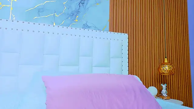 IrresistibleMilf online show from October 15, 2025, 12:27 pm