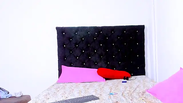 valen colombian69 online show from February 17, 2025, 6:42 am