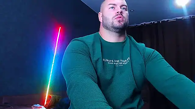 Snapshot of muscularjohnforuX chatting on October 3, 2025, 8:55 am muscularjohnforuX online show from October 3, 2025, 8:55 am