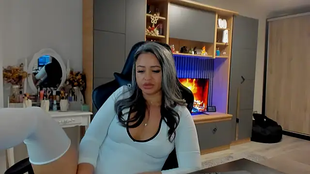 Claire95  online show from March 28, 2026, 7:19 am