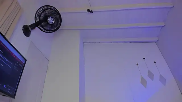 Snapshot of swt-booty chatting on September 9, 2025, 5:56 pm swt-booty online show from September 9, 2025, 5:56 pm