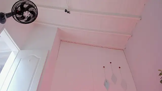 swt-booty online show from November 15, 2025, 3:52 pm