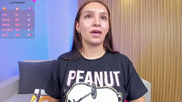 miataylorr1 online show from February 17, 2025, 12:48 pm