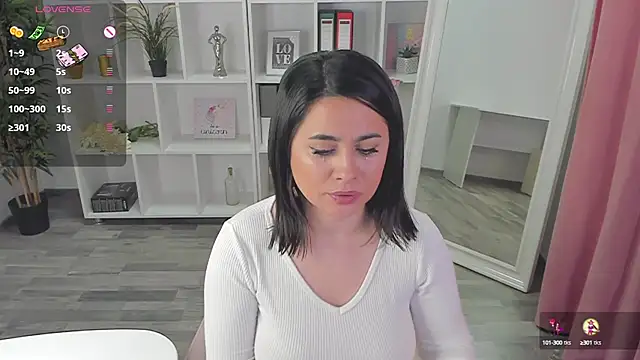 EmaBrownie online show from January 30, 2025, 8:21 pm