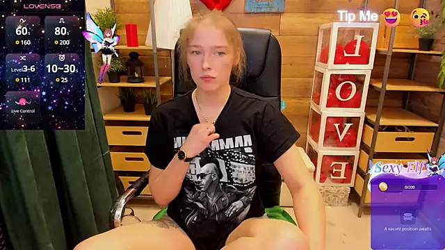  fiona Love online show from March 18, 2025, 2:15 am