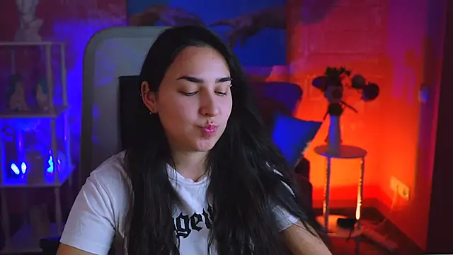 CeceliaJohnson online show from February 5, 2025, 11:12 am