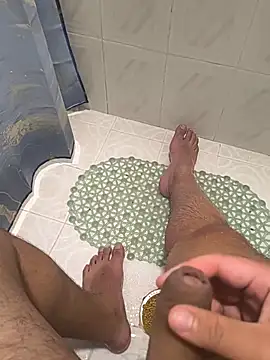 camilo0976 online show from February 14, 2026, 5:04 am