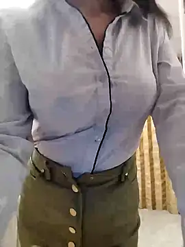 baby sweet girl  online show from February 16, 2025, 9:27 pm