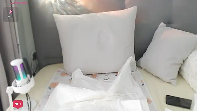 Snapshot of Anne-Sweet chatting on March 1, 2025, 6:35 am Anne-Sweet online show from March 1, 2025, 6:35 am