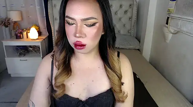 RebecaNextToYou online show from December 14, 2024, 4:09 pm