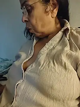 Susannemilf online show from December 18, 2025, 11:11 pm