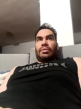 Snapshot of javiermarval83 chatting on February 3, 2025, 2:25 am javiermarval83 online show from February 3, 2025, 2:25 am