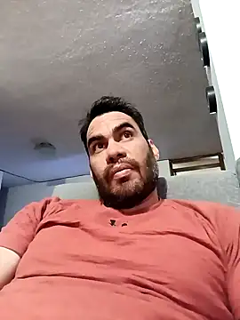 Snapshot of javiermarval83 chatting on February 12, 2025, 12:05 am javiermarval83 online show from February 12, 2025, 12:05 am