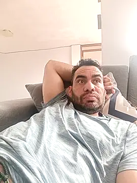 Snapshot of javiermarval83 chatting on February 19, 2026, 4:03 pm javiermarval83 online show from February 19, 2026, 4:03 pm