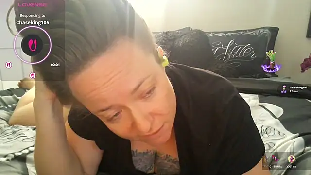 julimonroe online show from October 17, 2025, 3:03 pm