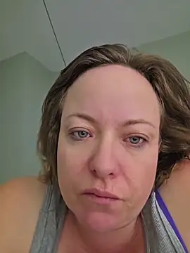 Snapshot of julimonroe chatting on June 20, 2026, 12:19 pm julimonroe online show from June 20, 2026, 12:19 pm