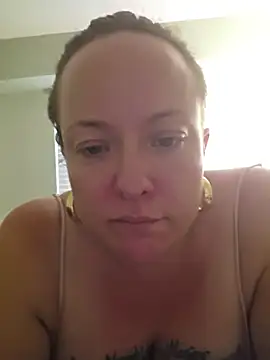 Snapshot of julimonroe chatting on June 30, 2026, 2:12 am julimonroe online show from June 30, 2026, 2:12 am