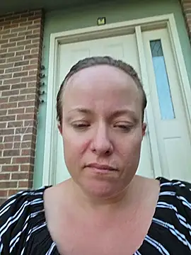 Snapshot of julimonroe chatting on July 16, 2026, 1:55 am julimonroe online show from July 16, 2026, 1:55 am