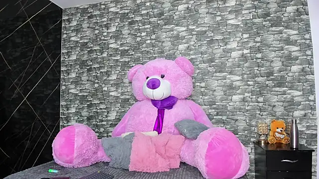 Snapshot of HeidyWillss chatting on February 17, 2025, 7:21 pm HeidyWillss online show from February 17, 2025, 7:21 pm