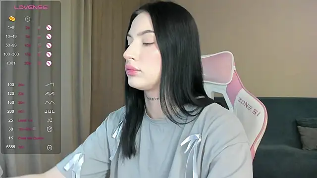 JenniferQueen11 online show from December 20, 2024, 1:22 pm