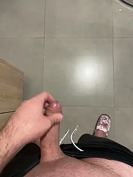 Snapshot of Vld121 chatting on February 4, 2025, 8:38 pm Vld121 online show from February 4, 2025, 8:38 pm