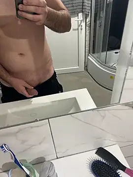 Snapshot of Vld121 chatting on February 5, 2025, 7:31 pm Vld121 online show from February 5, 2025, 7:31 pm