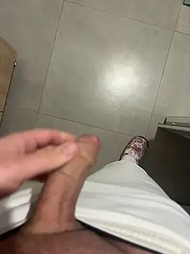 Snapshot of Vld121 chatting on March 2, 2025, 7:45 pm Vld121 online show from March 2, 2025, 7:45 pm