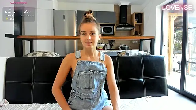 ElizSweet online show from January 18, 2026, 7:12 am