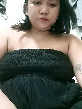 milkytitsmom4u online show from December 4, 2025, 5:54 pm