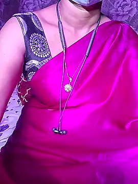 Snapshot of XBHUUME chatting on September 17, 2025, 5:14 pm XBHUUME online show from September 17, 2025, 5:14 pm