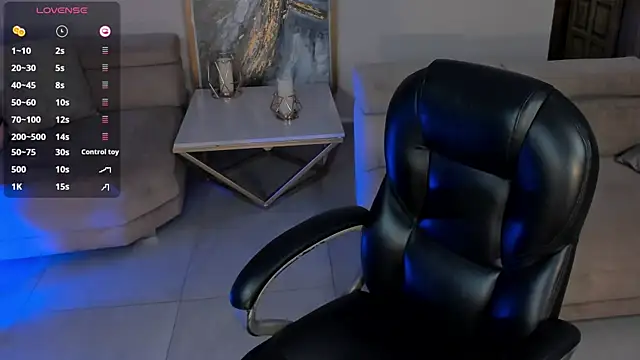 Snapshot of MadelineFox chatting on February 9, 2025, 5:08 am MadelineFox online show from February 9, 2025, 5:08 am