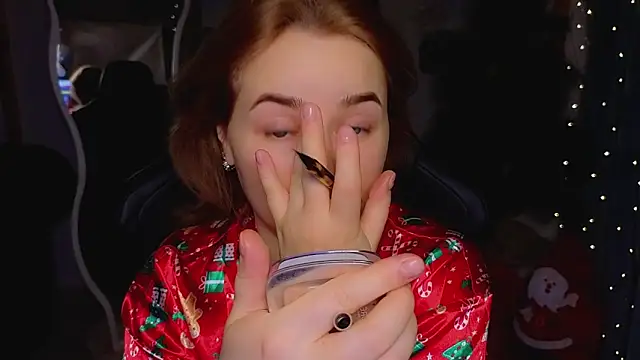 Mira Mermayd online show from December 5, 2025, 1:14 am