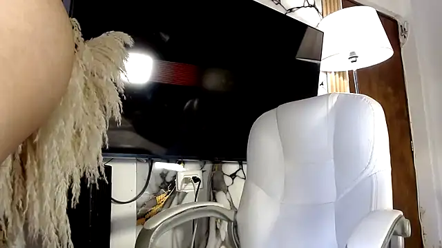 saraplayboy96 online show from September 25, 2025, 6:55 pm