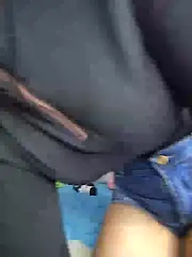 Snapshot of amycute_ chatting on January 15, 2025, 12:30 am amycute online show from January 15, 2025, 12:30 am