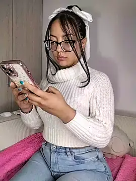 Snapshot of amycute_ chatting on July 5, 2026, 11:34 pm amycute online show from July 5, 2026, 11:34 pm