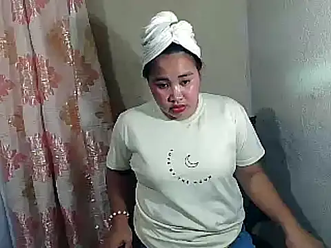 Snapshot of PinayGirl23 chatting on December 2, 2024, 1:03 am PinayGirl23 online show from December 2, 2024, 1:03 am