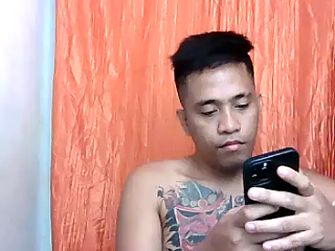 Snapshot of Thyler08 chatting on December 25, 2024, 2:35 am Thyler08 online show from December 25, 2024, 2:35 am