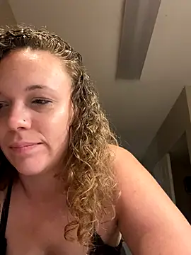 Snapshot of AuroraSummers chatting on September 24, 2025, 2:48 am AuroraSummers online show from September 24, 2025, 2:48 am