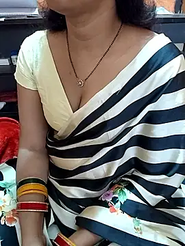 Snapshot of Diya_143 chatting on March 22, 2026, 7:45 am Diya 143 online show from March 22, 2026, 7:45 am